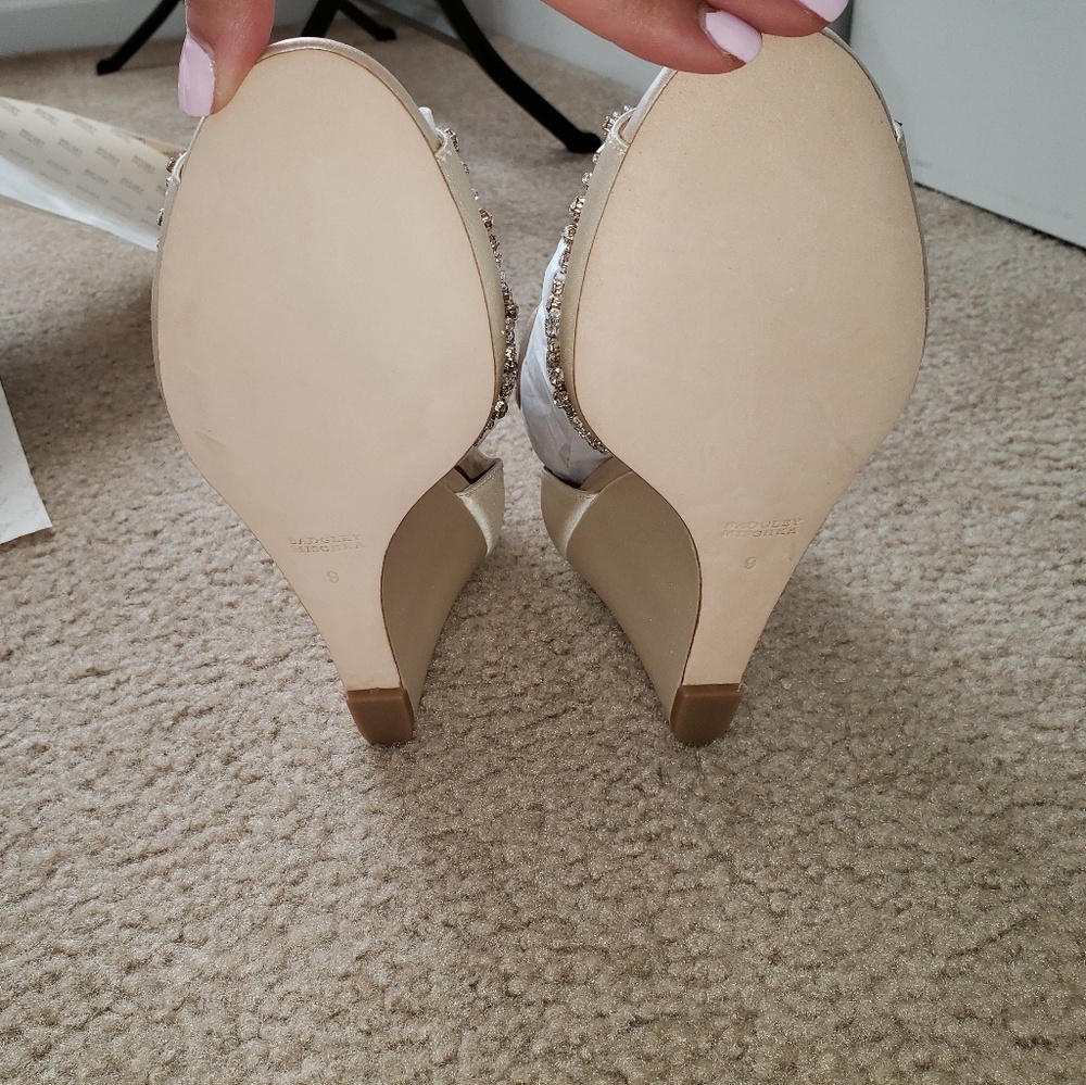 COPY - Badgley Mischka - Sarah shoe, size 9 - Picture 2 of 7